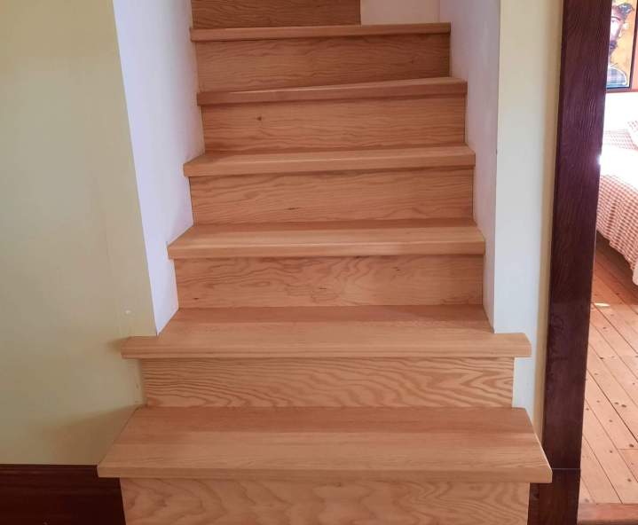 Escalier en bois sur mesure Saint-Hyacinthe