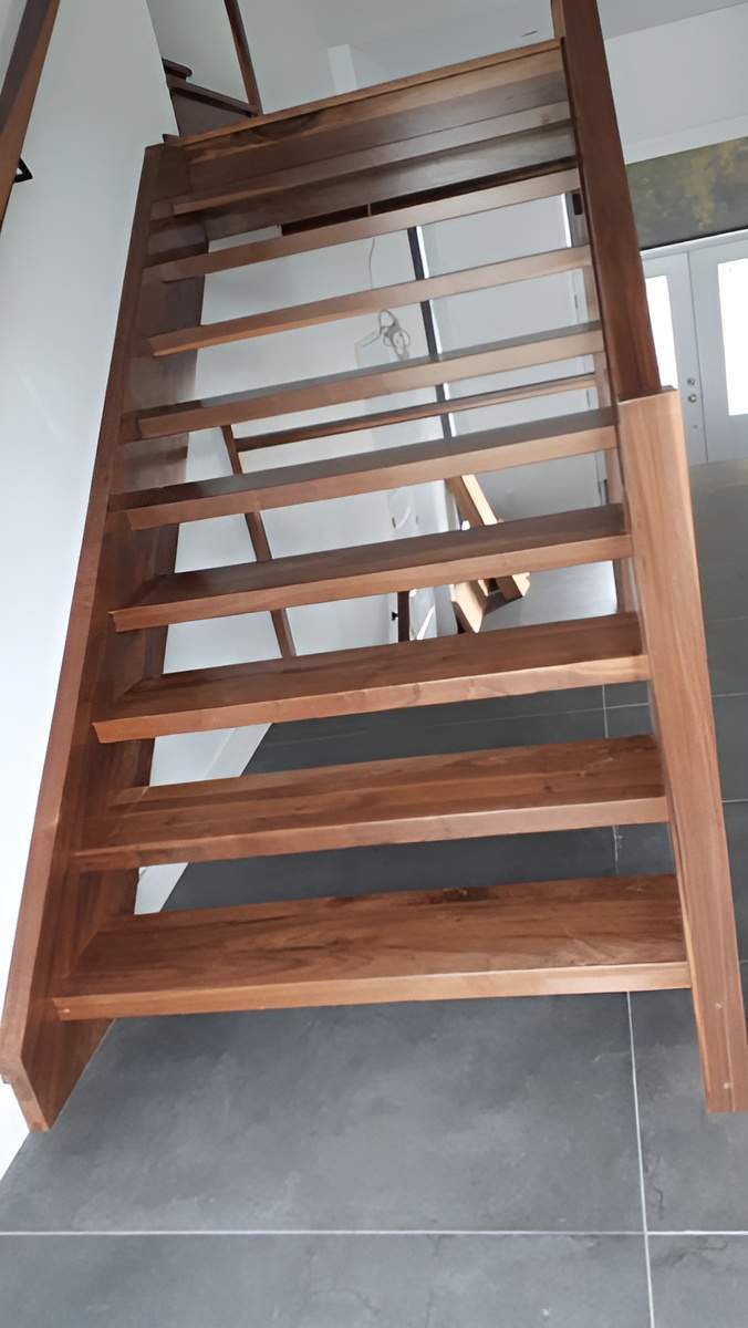 Escalier en bois sur mesure Saint-Hyacinthe